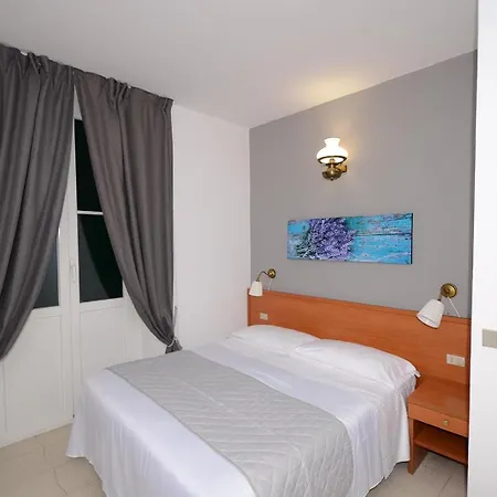 Porta Del Parco فندق 2*