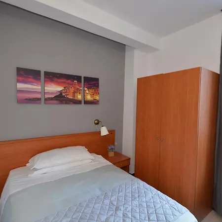 Porta Del Parco Hotel 2*