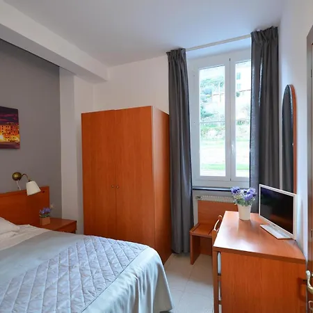 Hotel Porta Del Parco 2*